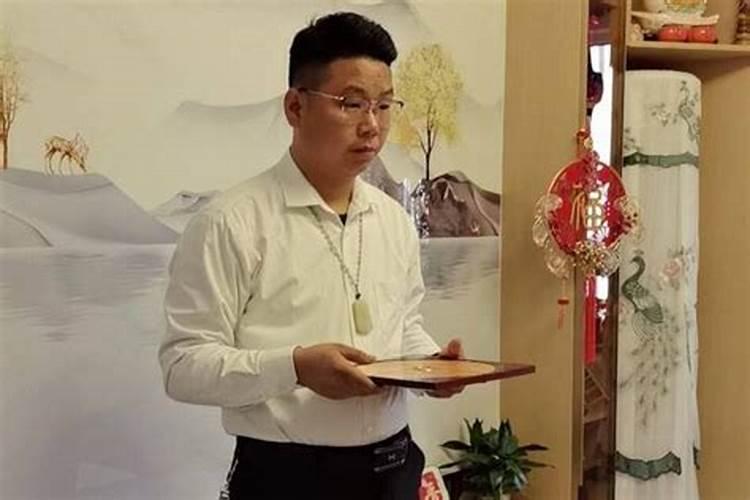 什么样的细节会破坏你的运势 说话时爱抿嘴、咬下唇