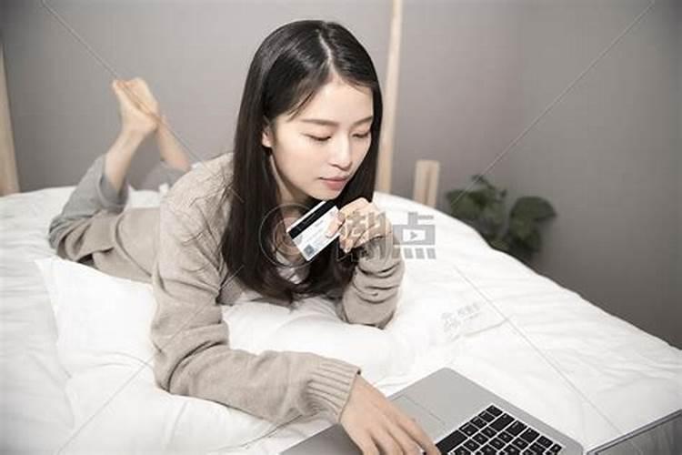 明年2013年是属蛇的本命年,本人女,36岁,生日是正月二十四,请问要注意...