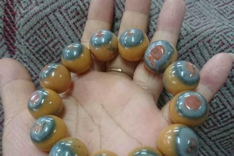 梦见很多人在我家里吃饭的预兆
