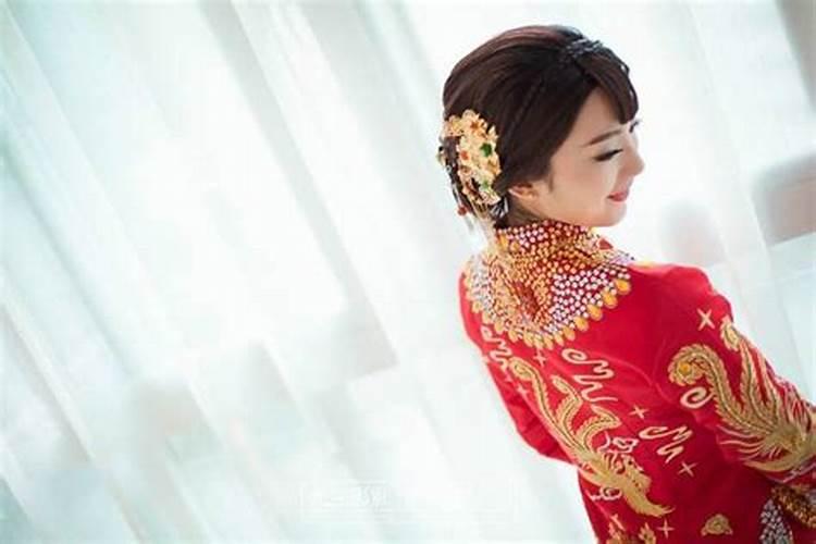 属龙的女孩出生吉日,结婚,属龙的女生,行嫁月是几月啊