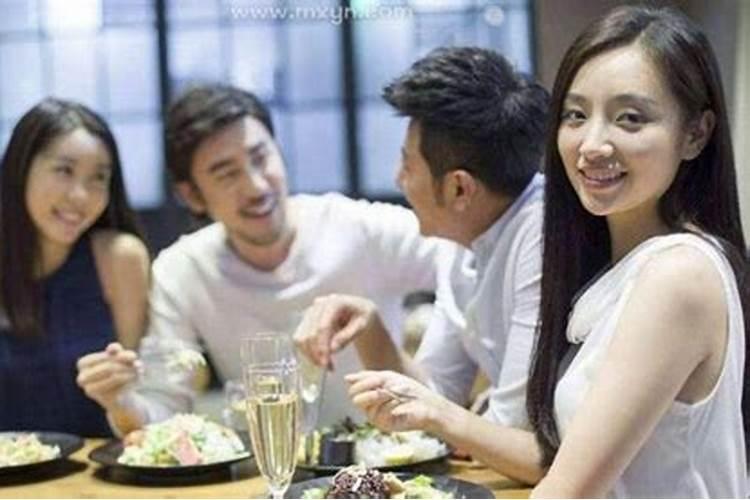 梦见吃饭代表什么预兆 梦见吃饭好不好