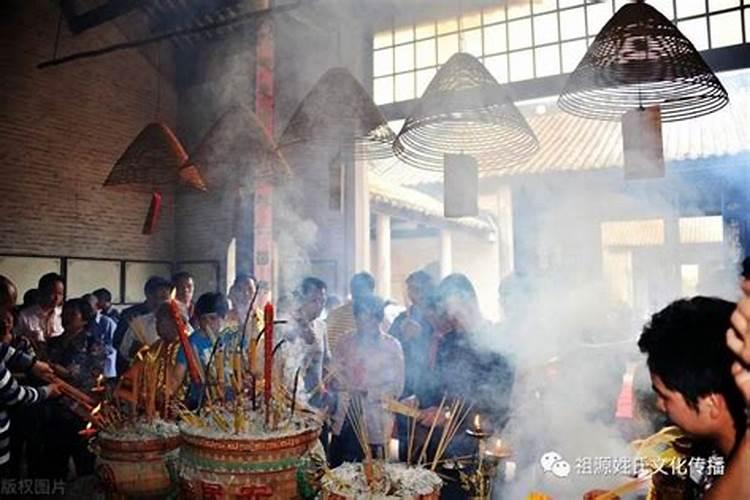 学生梦到自己谈恋爱了是什么意思