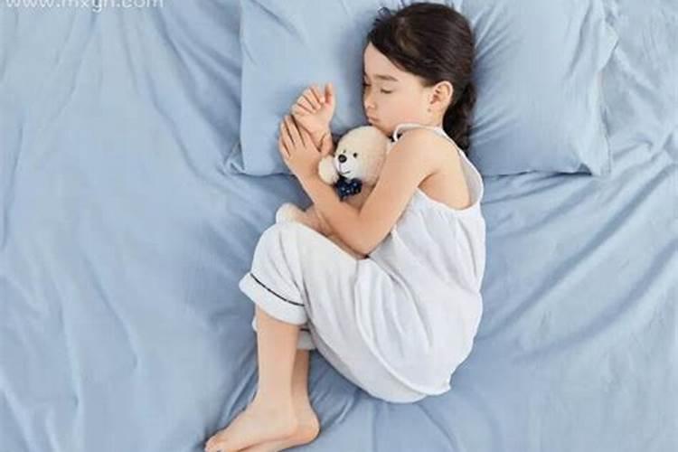 属猪的男孩女孩子出生在农历什么月份几月份几点最好 属猪年的宝宝...
