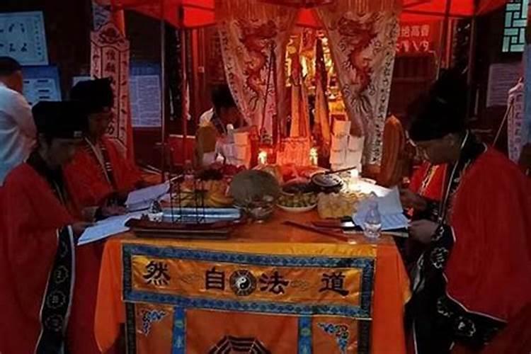 立冬那天出生的男孩子起个什么名字好？急!!