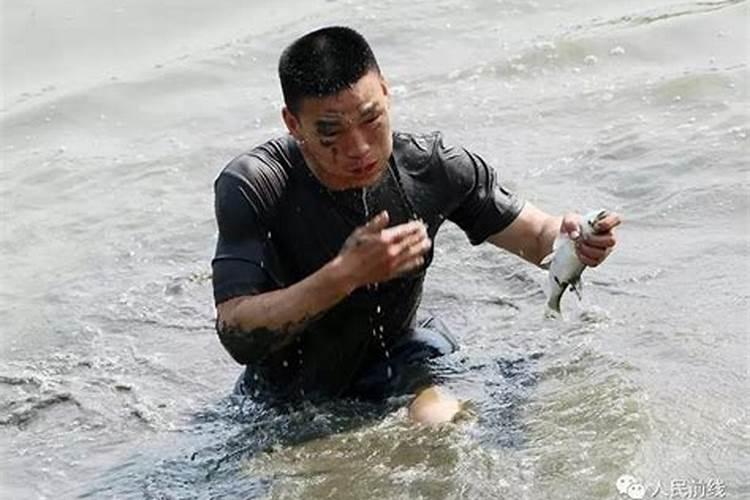 梦见水库水干涸有人在捕鱼的预兆