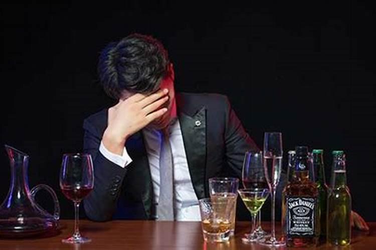 老婆梦见老公和老公死去的哥哥喝酒？