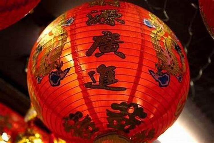 一个中年人梦见自己和死去得哥哥,妈妈,爸爸,住在一起,还说话 怎么回事...