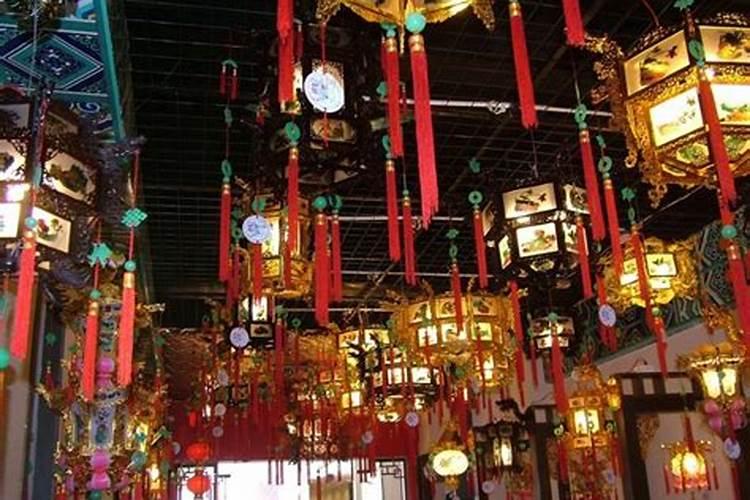 肖姓小女孩请各位大师帮忙取个好名字啊