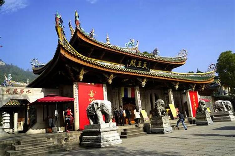 去寺庙道观求签的结果靠谱吗？