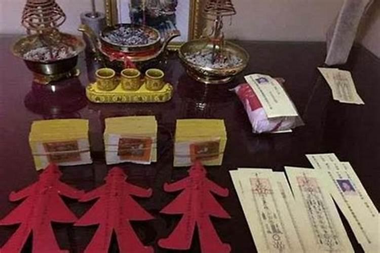 女生本命年红绳手链戴哪个手