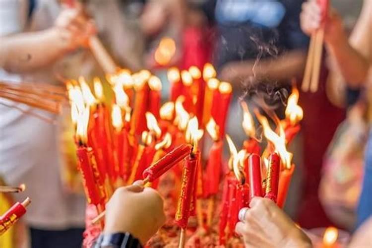 梦见死人复活老追我是啥意思呀