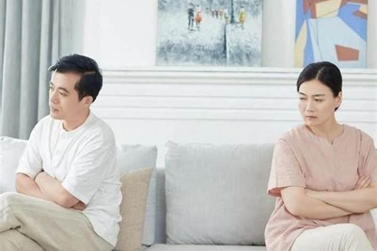 梦见前夫和小三的预兆