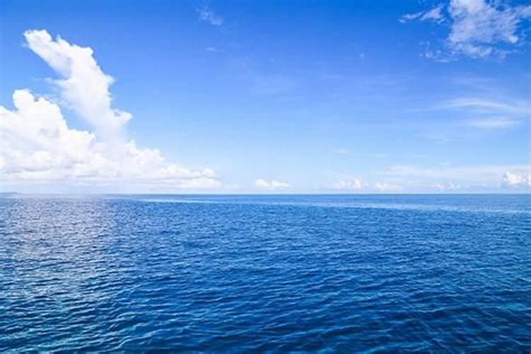 周公解梦大全梦见大海海水,梦见又蓝又干净的大海