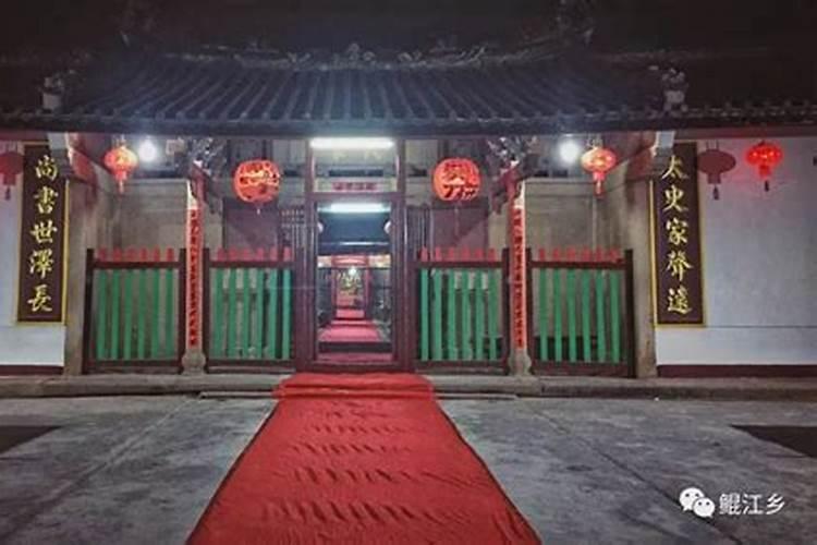 请问下今年丁酉年与癸卯是否天克地冲？八字中带癸卯,分别出现在年柱,月...