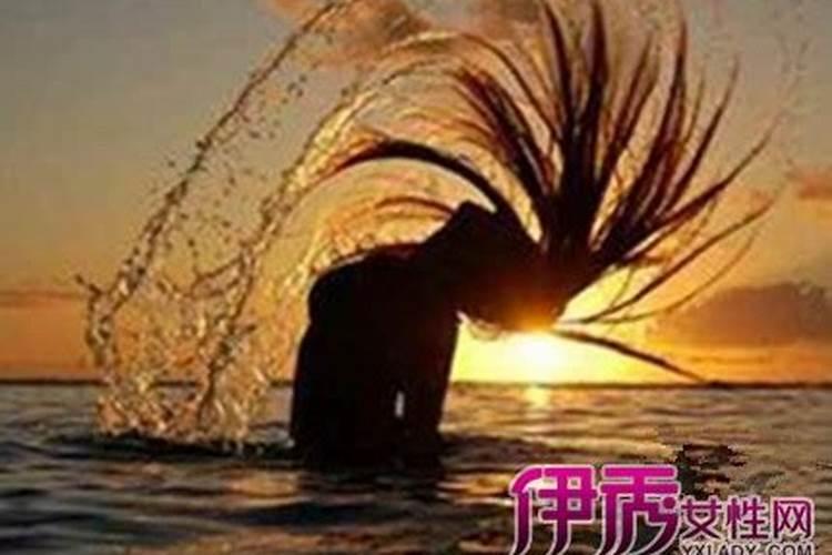 梦到死去的人复活了还和我说话预示着什么？