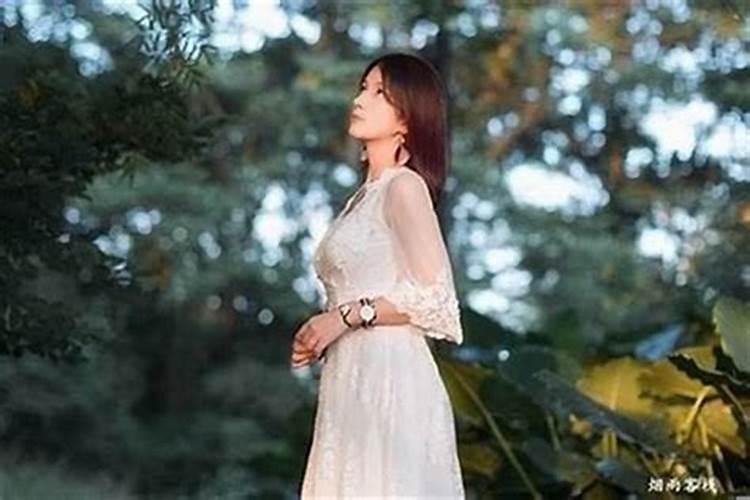 1995年农历2月初四子时生女,算命运,婚姻状况