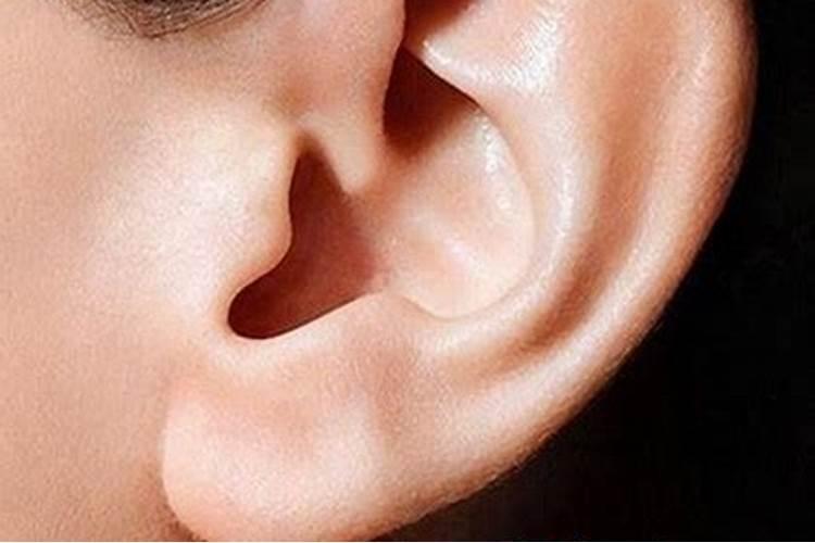 耳朵发热民间说法