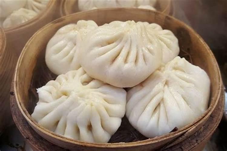 梦见我吃好多丰富的菜