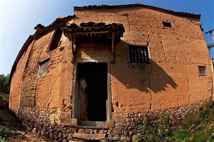 梦见自己住进死人曾经住的房子是什么征兆