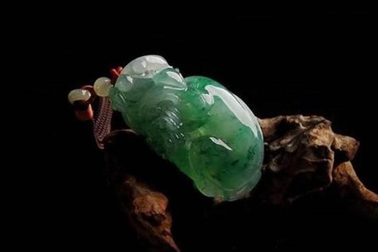 女人犯太岁戴什么辟邪最厉害 女人犯太岁怎么化解