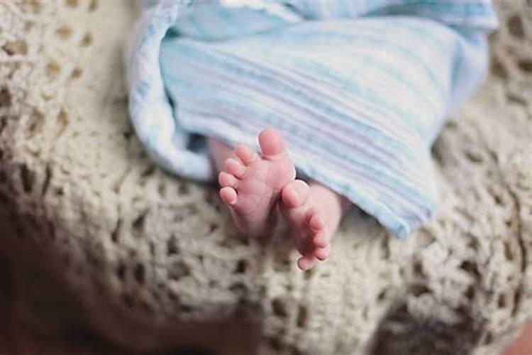 梦见妹妹生完孩子后死了的预兆