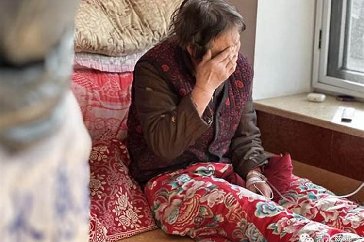 外孙女梦见已过世外婆还活着