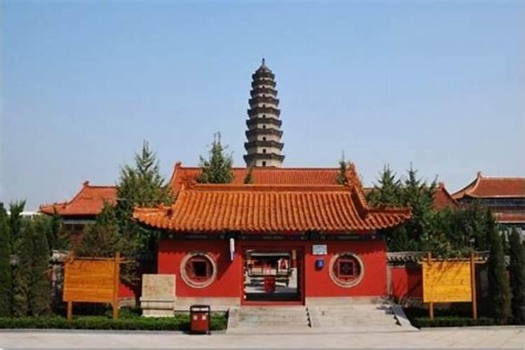 请高人指教:用周易和用生辰八字算命二者有何区别？生辰八字和周易又有...