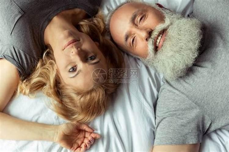 梦见和不认识的女人睡觉