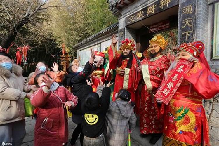 2025属蛇的全年运势运程 属蛇人2025年每月运势