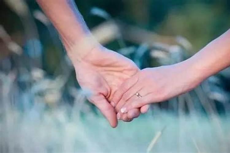 老公出轨走不出来怎么办(如何走出老公走心出轨的牢笼)