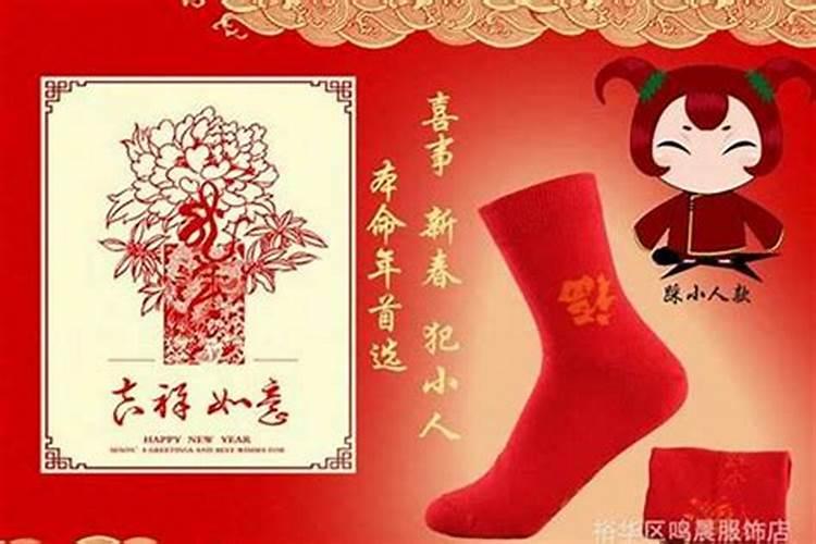 这个紫砂壶上是几个什么字？谁刻的？年代价值