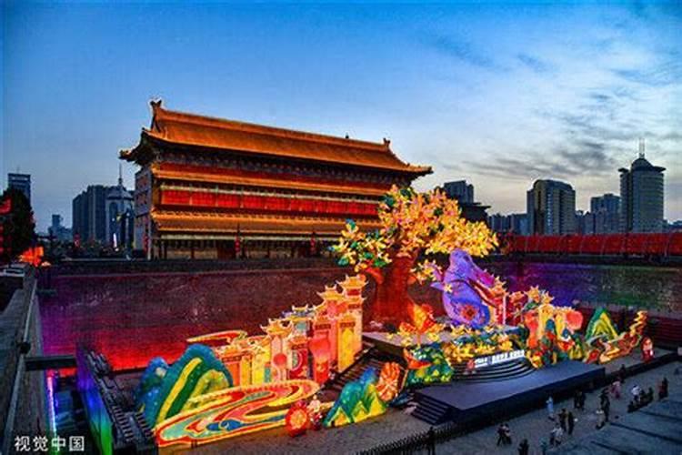 今年八月十五龙潭湖公园 灯会 有吗