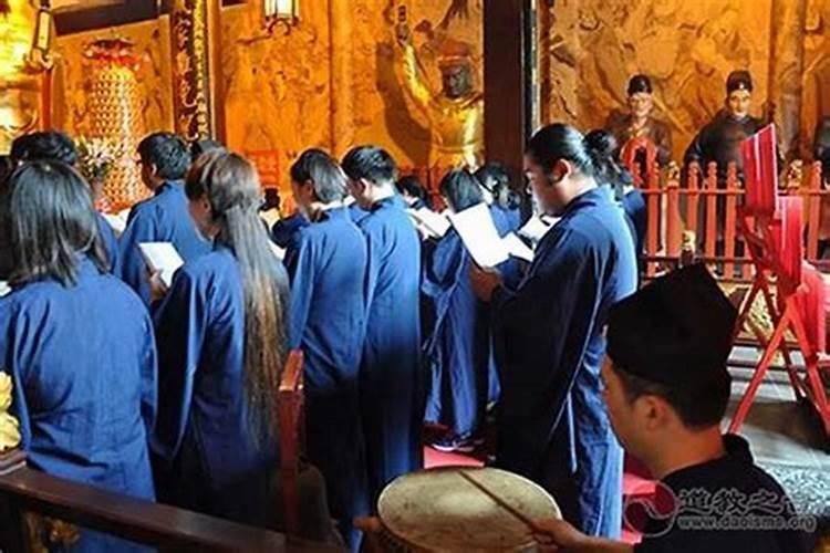 男子杀2名僧人焚尸后怎么做了？
