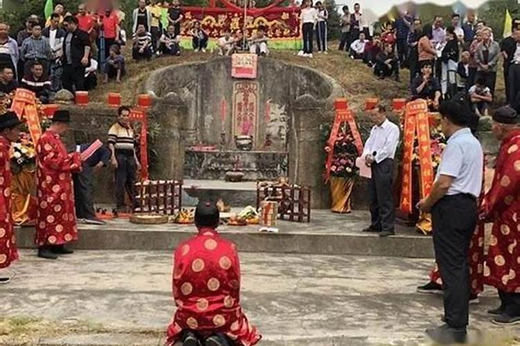 为什么中元节不能回家上坟 中元节为什么不能回家上坟