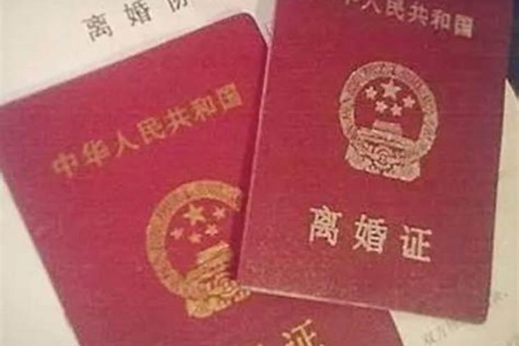 请问从合肥市区到三国新城遗址公园西面的鸡鸣山去,怎么坐车？有公交吗...