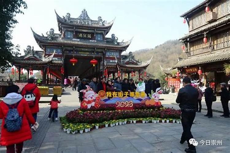 今年中秋节期间,崇州与金堂县之间可以跨区流动吗？
