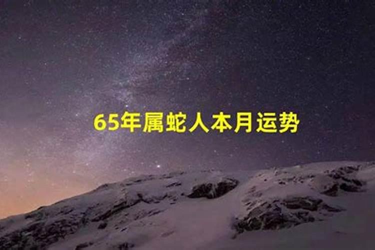 农历七月十五时上坟可以给老坟填土吗