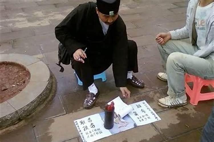 如果我给情人要个生辰八字,他就没有和我说实话,为了不商和气怎么回复...