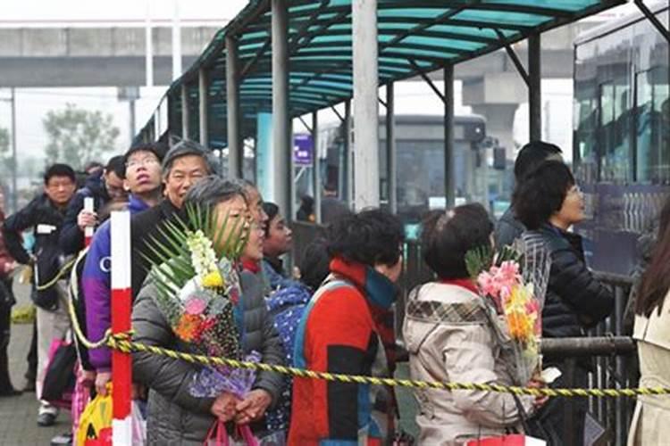 ...乙丑 戊申 癸丑,八字怎么论,目前在庚申运,庚子年,事业如何,用什么呢...