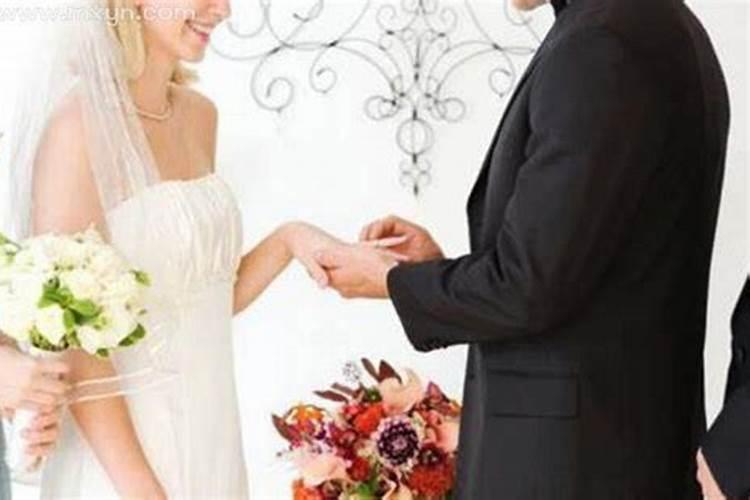 流年冲夫妻宫会分手吗 流年合配偶宫有婚外情？