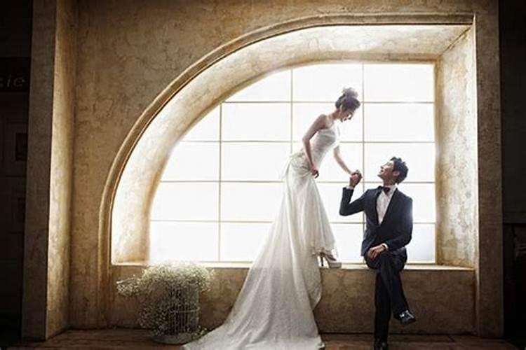 属鸡93年一生婚姻状况 为啥属鸡的婚姻不顺利