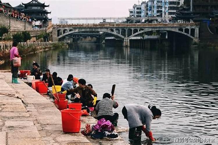 梦见大海波涛汹涌