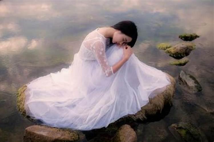 中元节穿什么颜色衣服 有什么讲究
