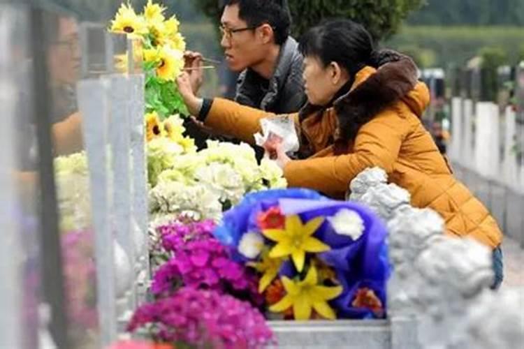 请问刚刚人流后,产妇能自己念地藏经给孩子超度吗？