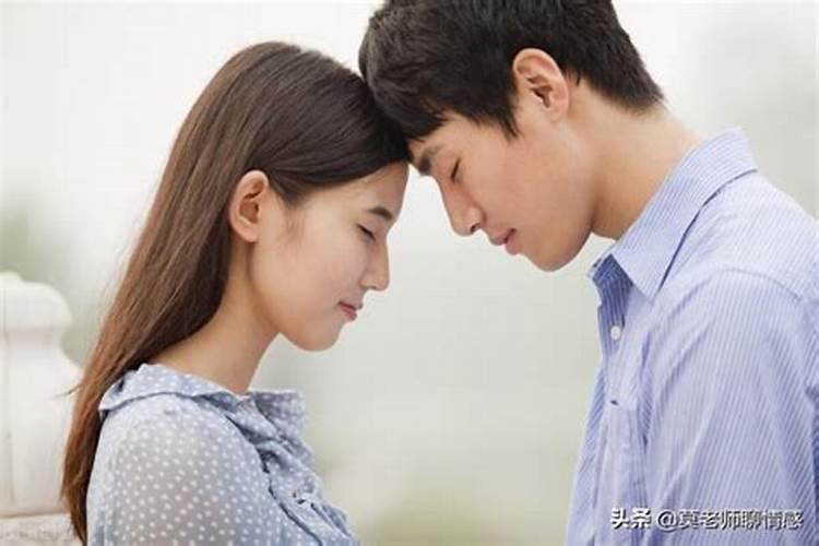梦见爱的人离婚和我在一起什么意思？