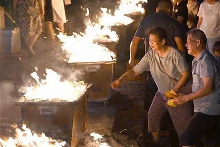 梦见已死去的父母