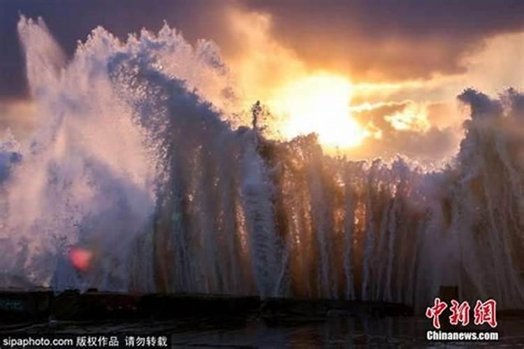 梦见海啸巨浪的预兆
