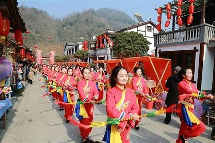 全国各地的过年风俗。要简短。