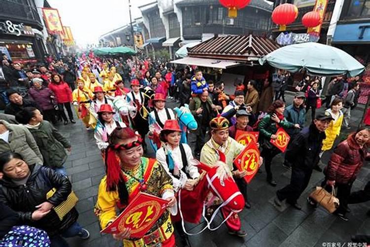 美国有个人像建筑物,白色很好看,请问叫什么名？
