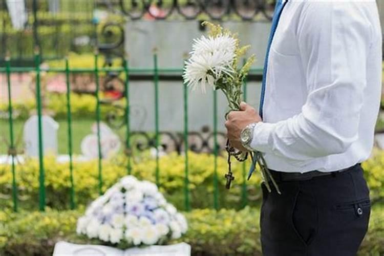 梦见死人诈尸是什么预兆？